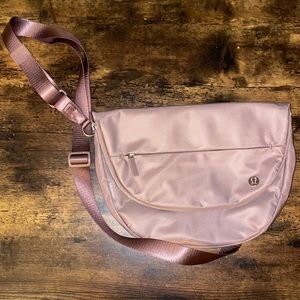 Lulu Lemon Festival Bag in mauve brown color